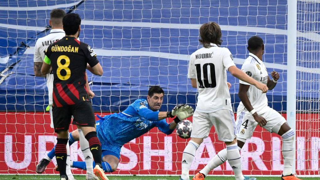 El enfado de Ancelotti, dos golazos y sonrisas al final: las imágenes del Real Madrid vs Manchester City