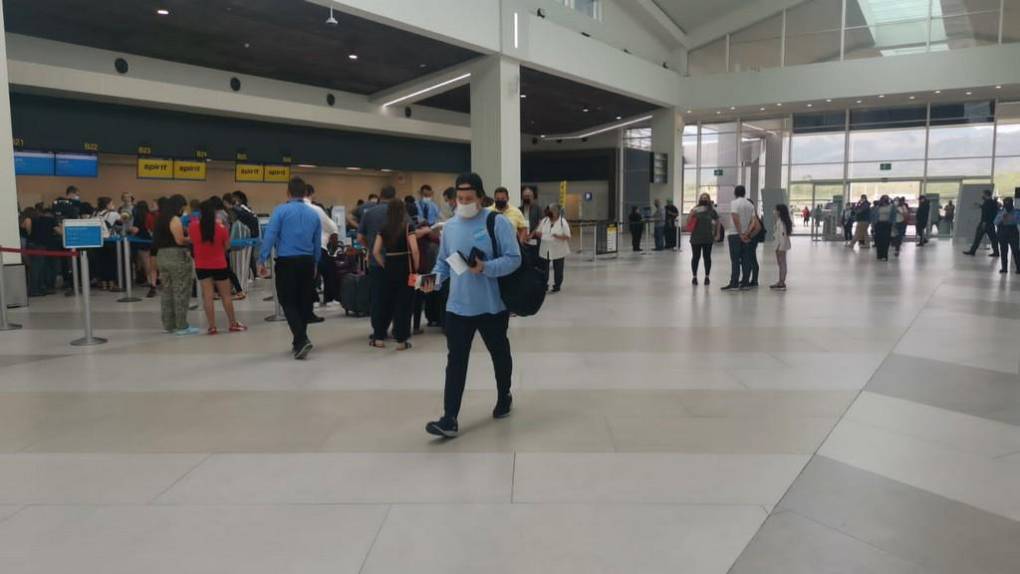 Los destrozos provocados por una tormenta en el Aeropuerto Internacional Palmerola (Fotos)