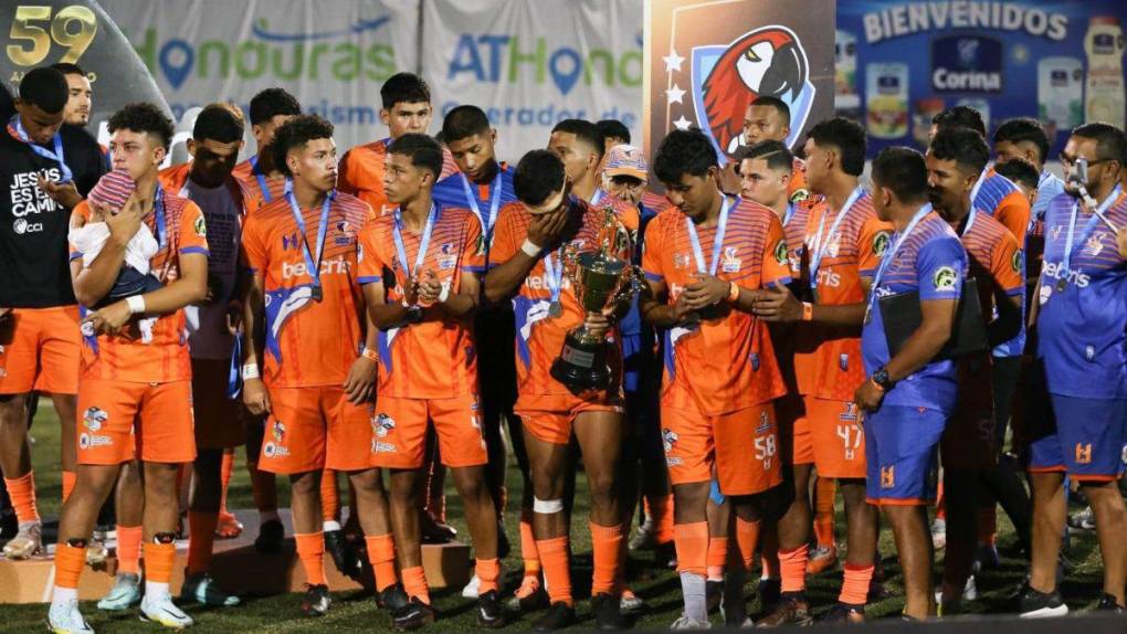 ¡9 veces campeón! Así celebraron los canteranos de Olimpia el título en el Torneo de Reservas