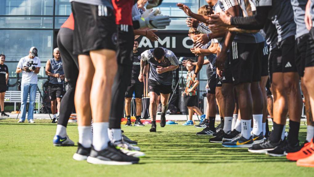 ¡Con pasillo incluido! Así fue el primer entrenamiento de Messi con el Inter Miami