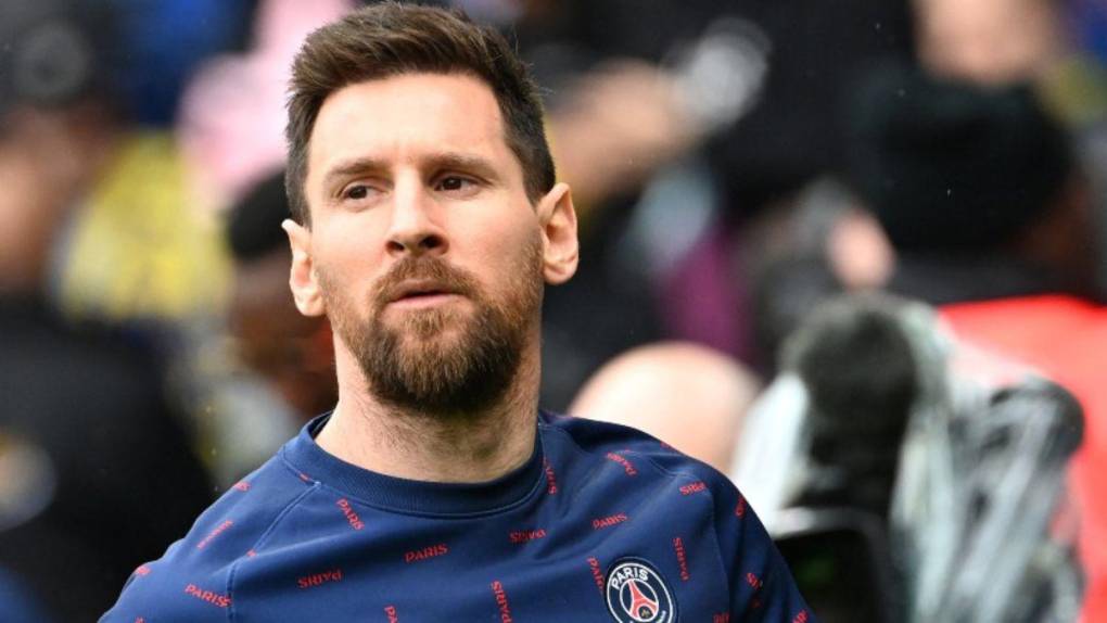 Viaje a Arabia, suspensión sin sueldo y enojo de compañeros: la crisis que tendría a Messi casi fuera del PSG