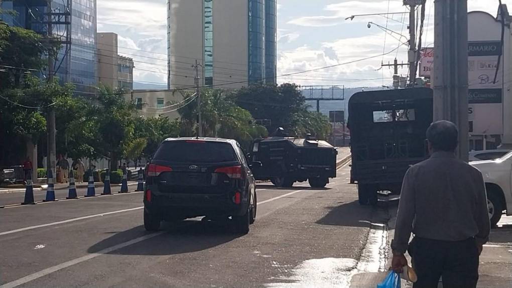 Blindan Casa Presidencial con cierre de calles y tanquetas de Fuerzas Especiales