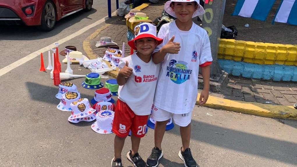 Ambiente de gran final se vive en alrededores del “Chelato” Uclés previo al Olimpia-Olancho