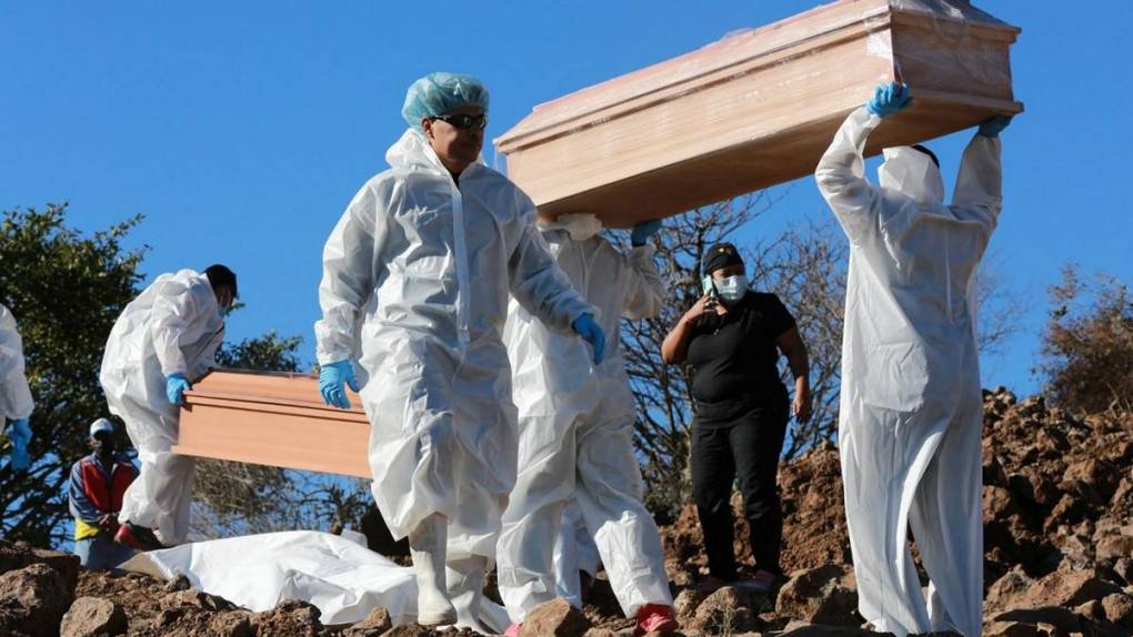 Sin flores ni llanto: el triste último adiós a los cuerpos que no son reclamados en la morgue