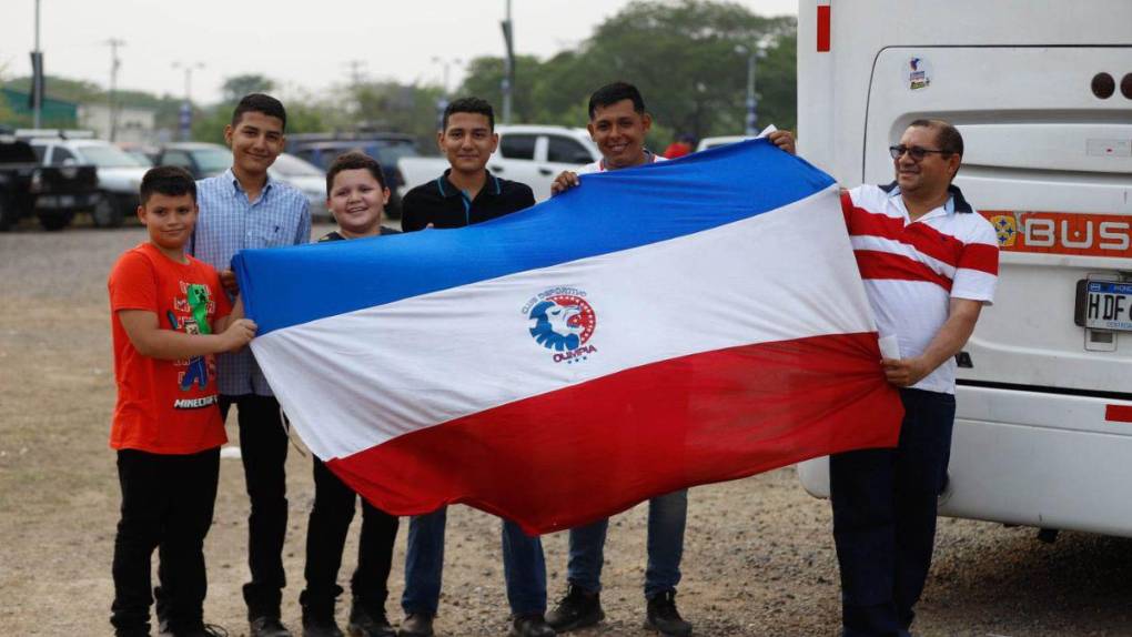 Invasión tricolor: afición del Olimpia viaja a Choluteca y llena el Emilio Williams para duelo ante Lobos