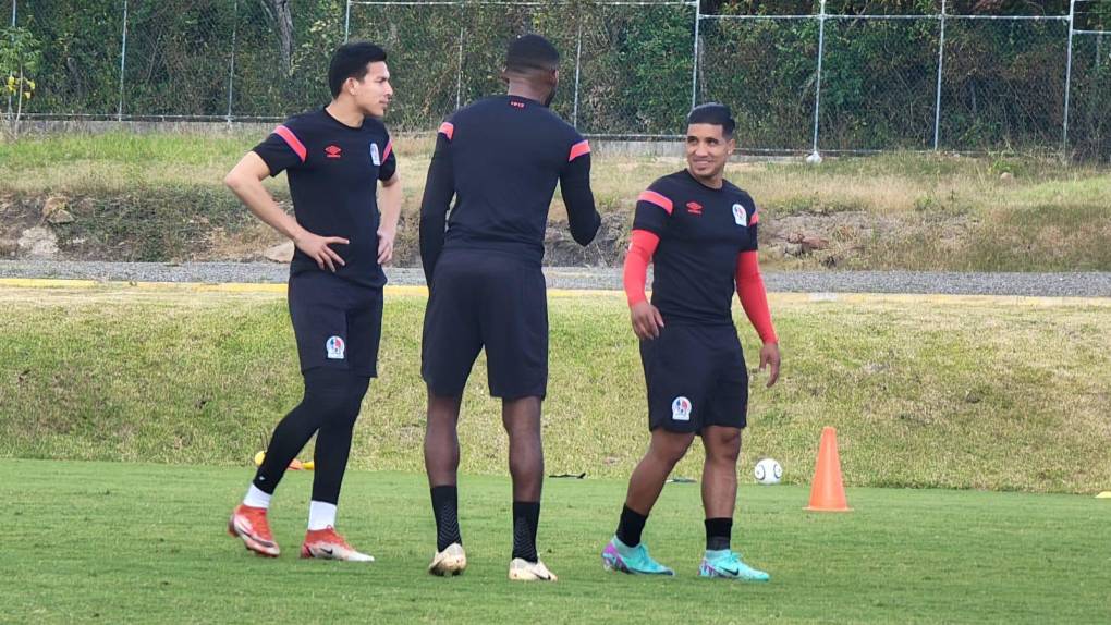 Olimpia entrena con su ‘nuevo’ fichaje previo a inicio torneo Clausura