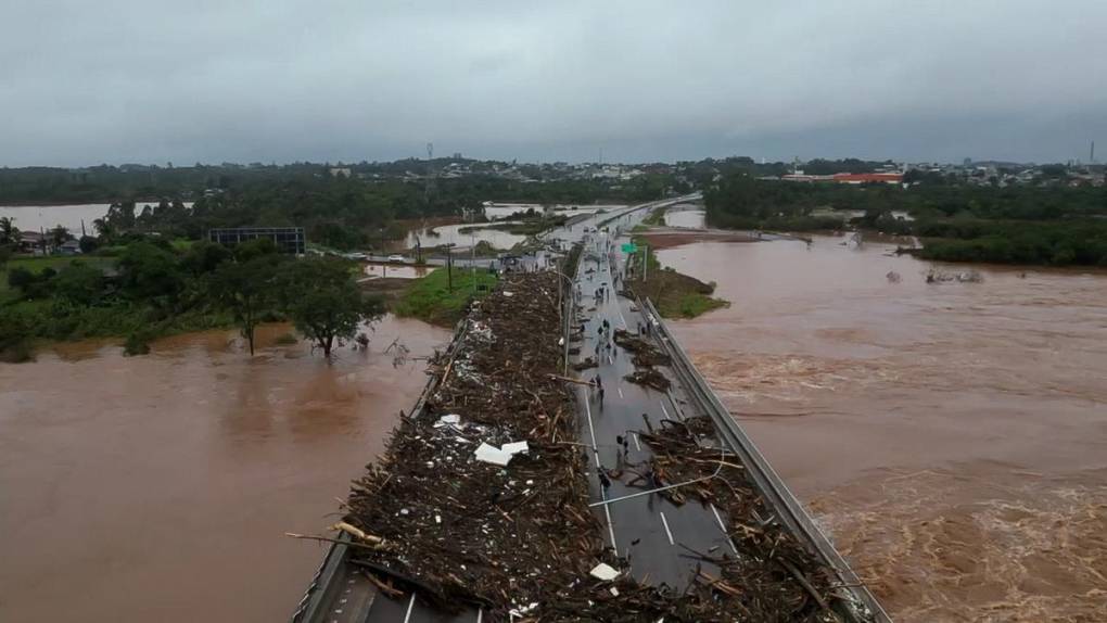 Suman 56 muertos en el sur de Brasil por desastre climático