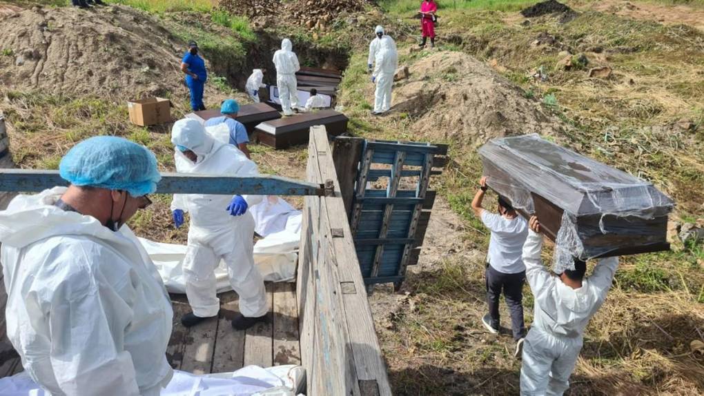 Realizan tercera inhumación del año de cuerpos no reclamados en Tegucigalpa