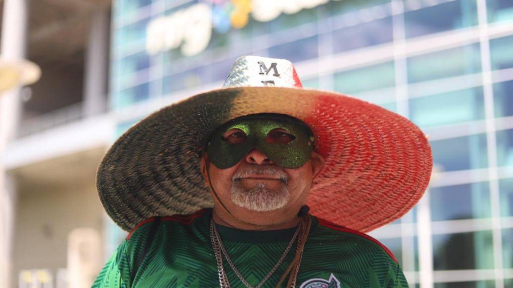 Gran ambiente: aficionados llegan al NRG Stadium para presenciar el Honduras-México en la Copa Oro 2023