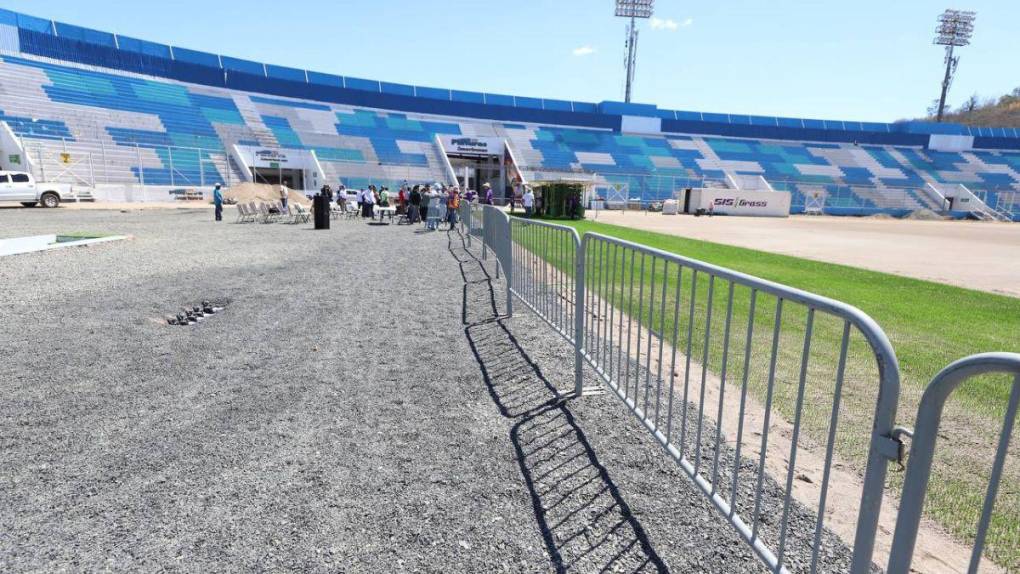 ¿Futura mesa de billar? Así marcha la instalación del nuevo césped del Estadio Nacional