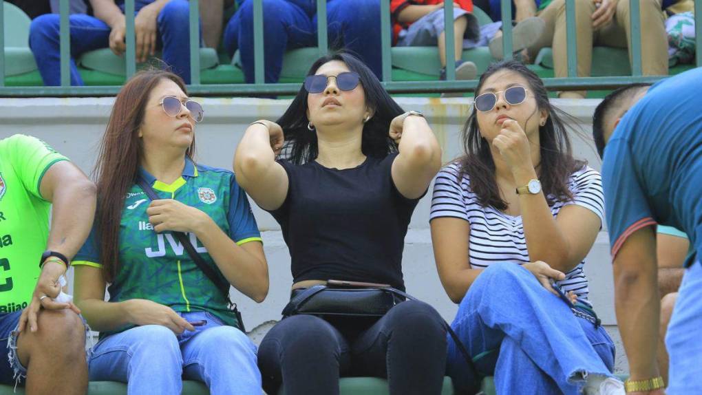 Guapas aficionadas embellecen cruciales partidos del Torneo Clausura 2023