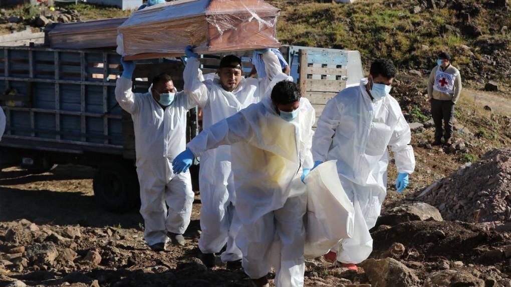 Sin flores ni llanto: el triste último adiós a los cuerpos que no son reclamados en la morgue