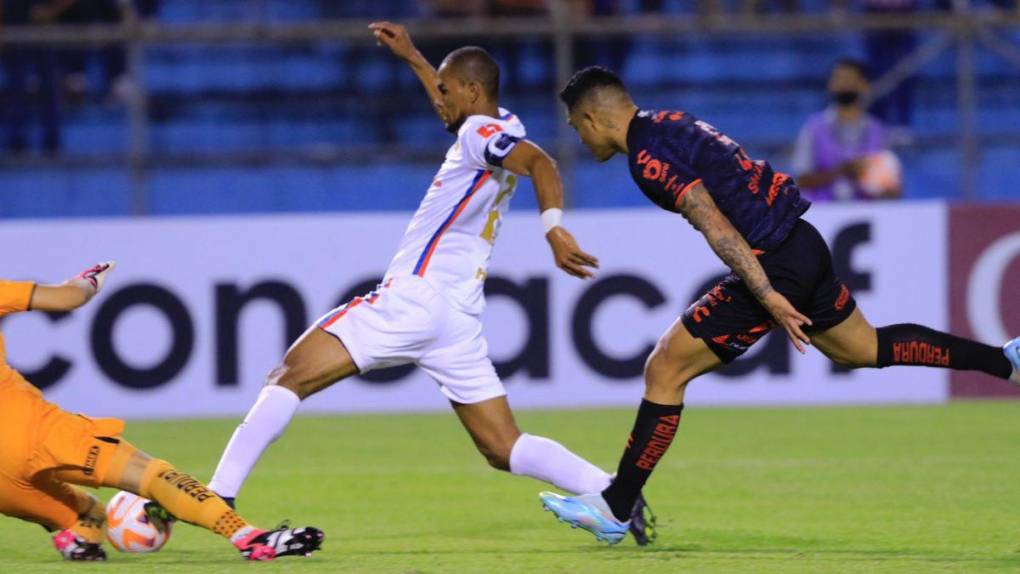 Noche épica: las mejores imágenes del triunfo histórico de Olimpia sobre el Atlas