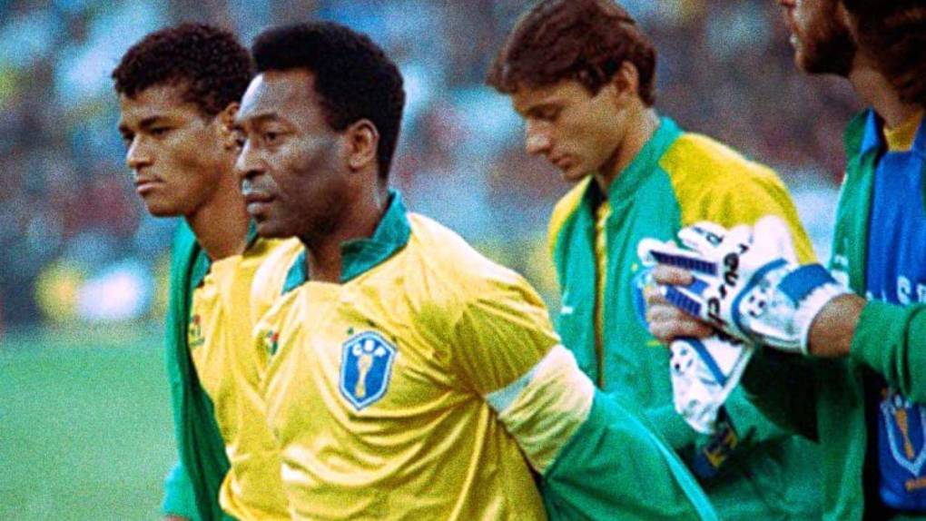 La vida de Pelé, el Rey del fútbol mundial, en imágenes