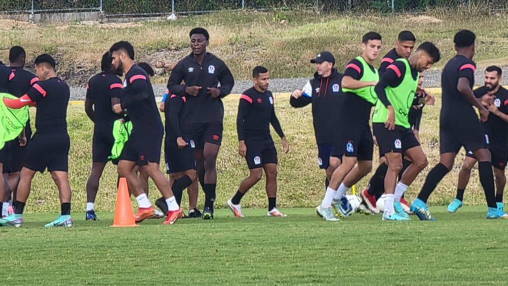 Olimpia entrena con su ‘nuevo’ fichaje previo a inicio torneo Clausura