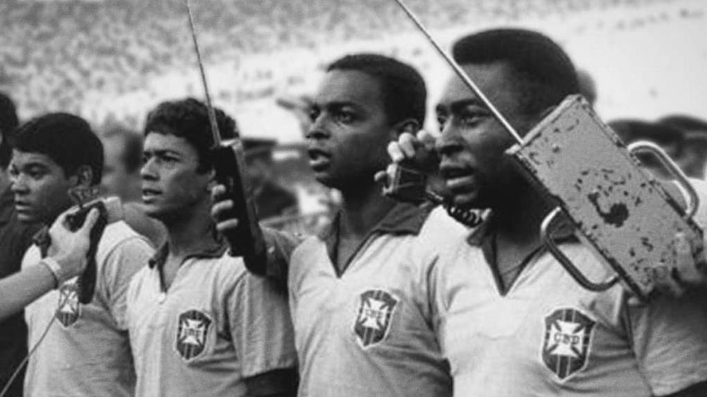 La vida de Pelé, el Rey del fútbol mundial, en imágenes