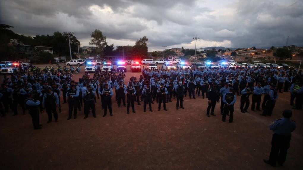 Encierro, operativos nocturnos y retenes: así transcurre el toque de queda en Honduras