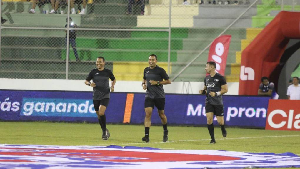 Belleza y mucho colorido: así es el ambiente en el Olimpia vs Honduras Progreso