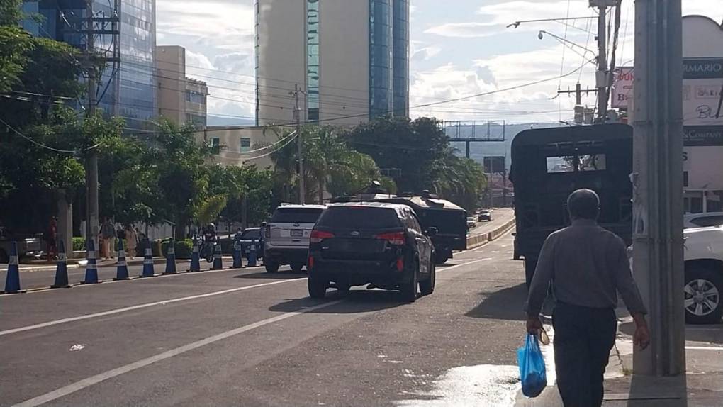 Blindan Casa Presidencial con cierre de calles y tanquetas de Fuerzas Especiales