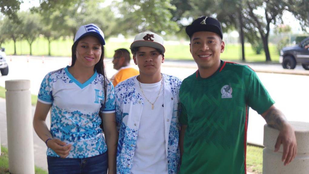 Gran ambiente: aficionados llegan al NRG Stadium para presenciar el Honduras-México en la Copa Oro 2023