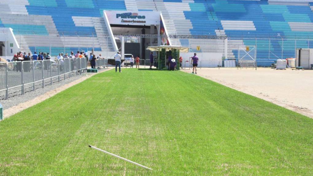 ¿Futura mesa de billar? Así marcha la instalación del nuevo césped del Estadio Nacional