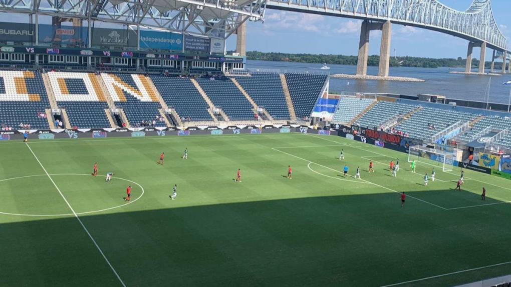 Aficionados comienzan a engalanar el ambiente previo al clásico Olimpia-Motagua en Philadelphia