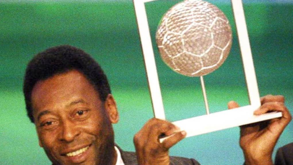 La vida de Pelé, el Rey del fútbol mundial, en imágenes