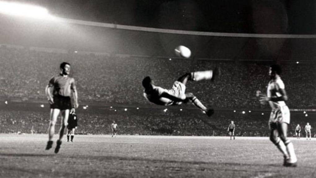 Goleador de época y tricampeón mundial: los datos que debes conocer sobre Pelé