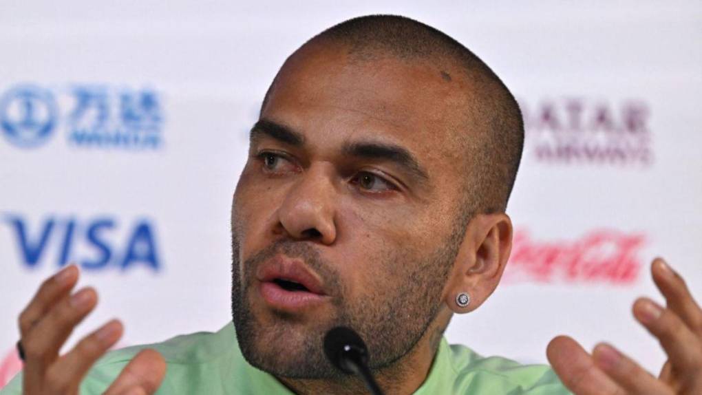 Dani Alves cambia su testimonio por cuarta vez y reconoce haber tenido relaciones con supuesta víctima