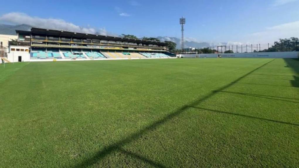 Estadio Morazán ya tiene fecha para que se juegue en la nueva grama