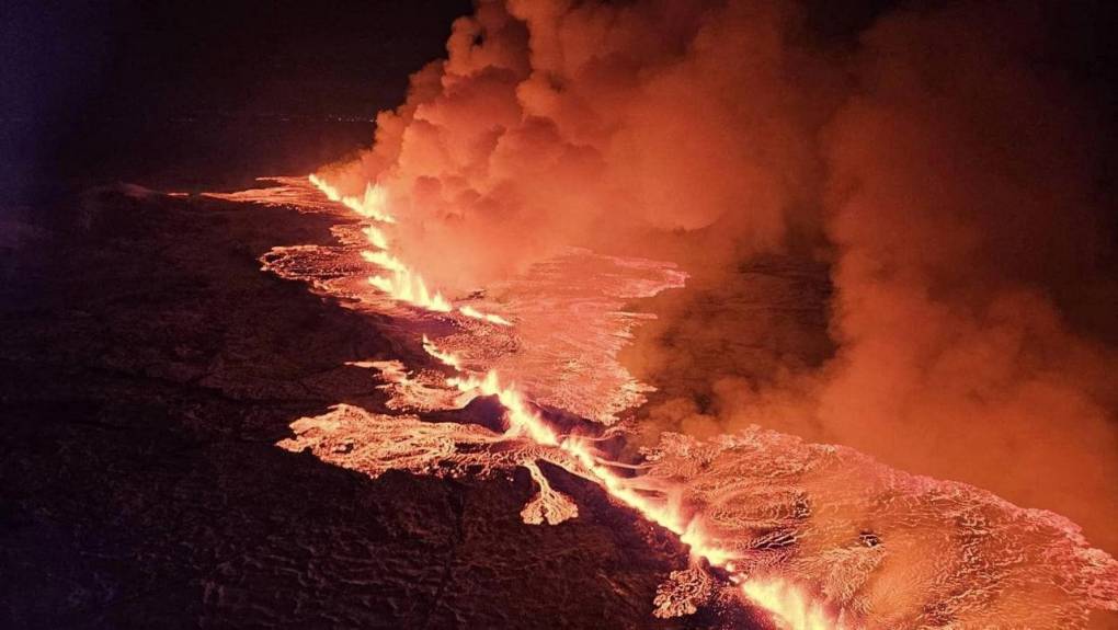 Las impactantes imágenes de la erupción del volcán en Islandia