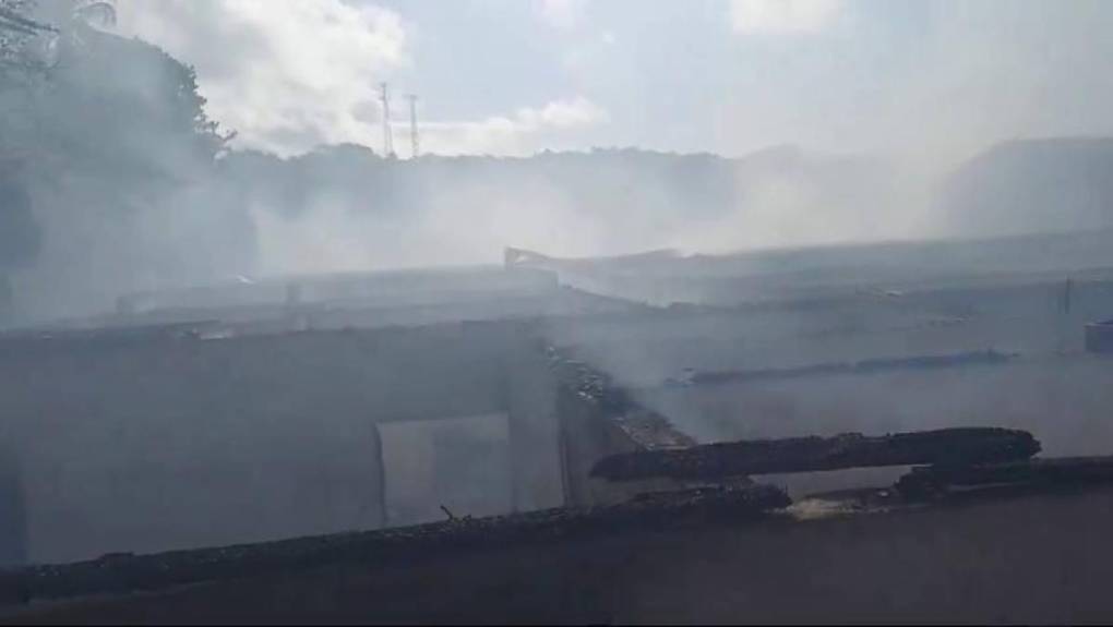 Fue provocado por cortocircuito: lo que se sabe del incendio en Hospital de Roatán
