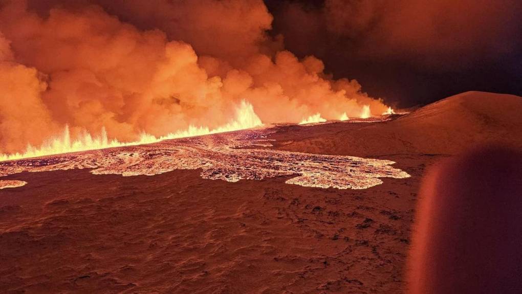 Las impactantes imágenes de la erupción del volcán en Islandia