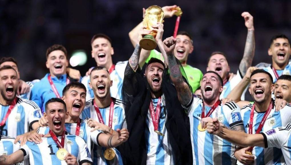 Esposa de jugador campeón del mundo vende medalla tras separarse