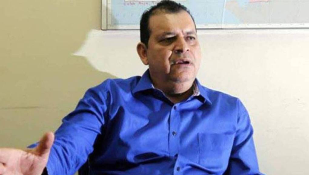 Periodista Orlando Ponce Morazán anuncia que se casará