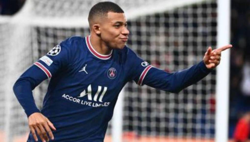 Mbappé se despide en pleno entrenamiento de compañeros del PSG