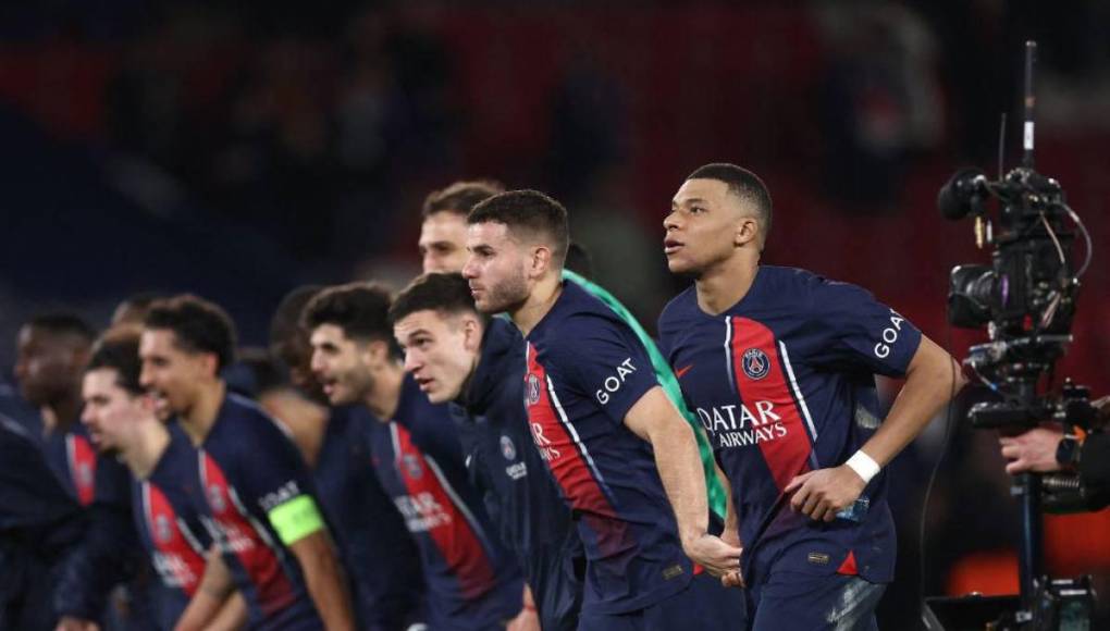 Mbappé se despide en pleno entrenamiento de compañeros del PSG