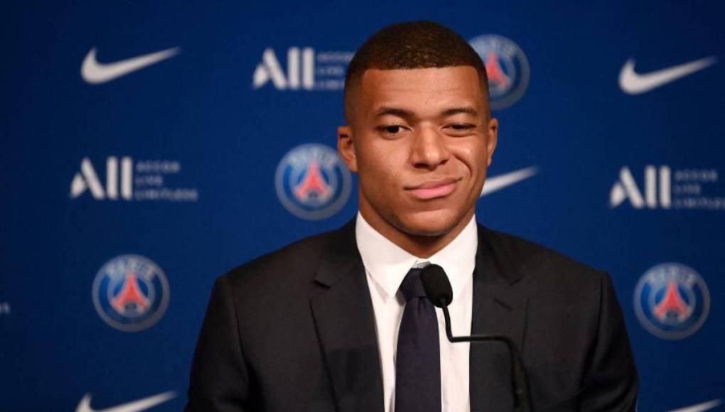 Mbappé se despide en pleno entrenamiento de compañeros del PSG