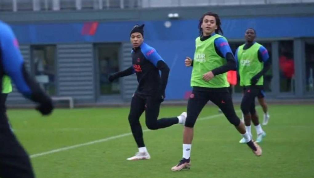 Mbappé se despide en pleno entrenamiento de compañeros del PSG