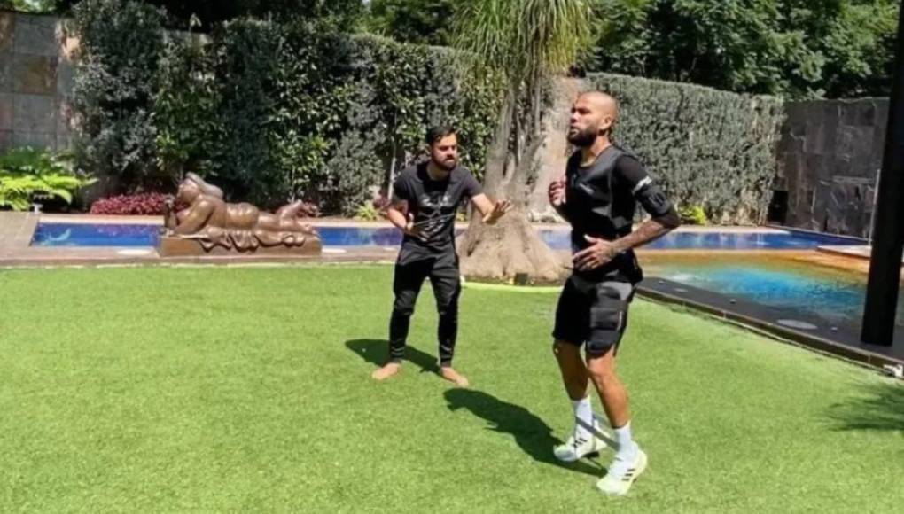 Dani Alves, su primera petición luego de salir de la cárcel y los regalos que le dejó a prisioneros