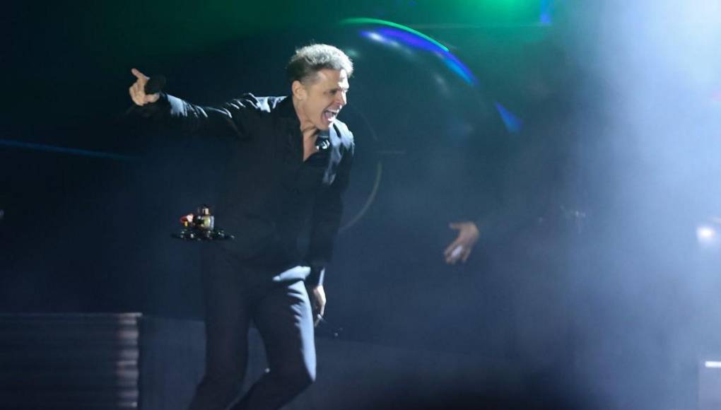 Los mejores momentos de la noche: Luis Miguel iluminó la capital con su show