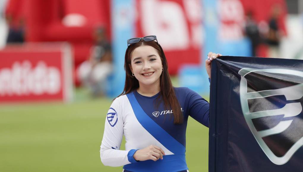 ¡Solo bellezas! Estadio Nacional se llena de lindas chicas para final de Olimpia ante Marathón