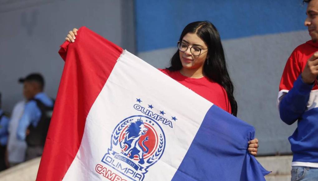 ¡Solo bellezas! Estadio Nacional se llena de lindas chicas para final de Olimpia ante Marathón