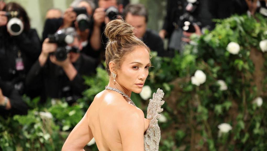 Jennifer López y su brillante look en la Met Gala 2024