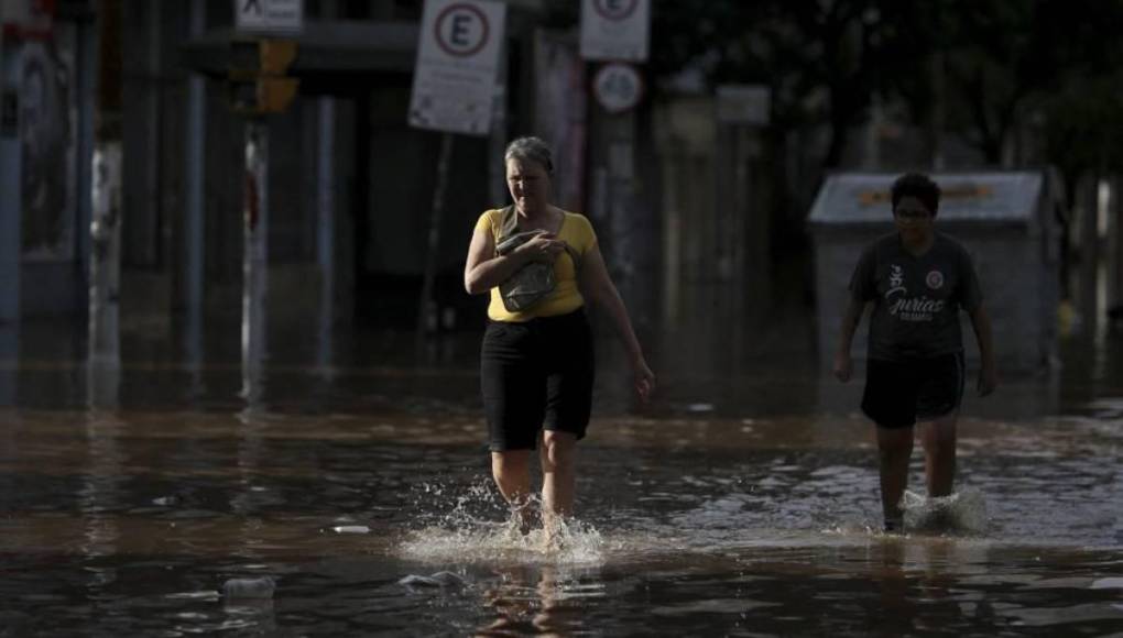 Imágenes impactantes en Brasil: estadios de gremio e Inter afectados por inundaciones