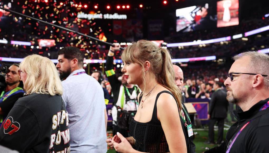 Las imágenes que no viste de la celebración de Travis Kelce y Taylor Swift