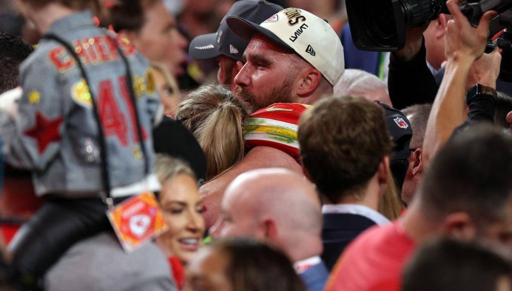 Las imágenes que no viste de la celebración de Travis Kelce y Taylor Swift