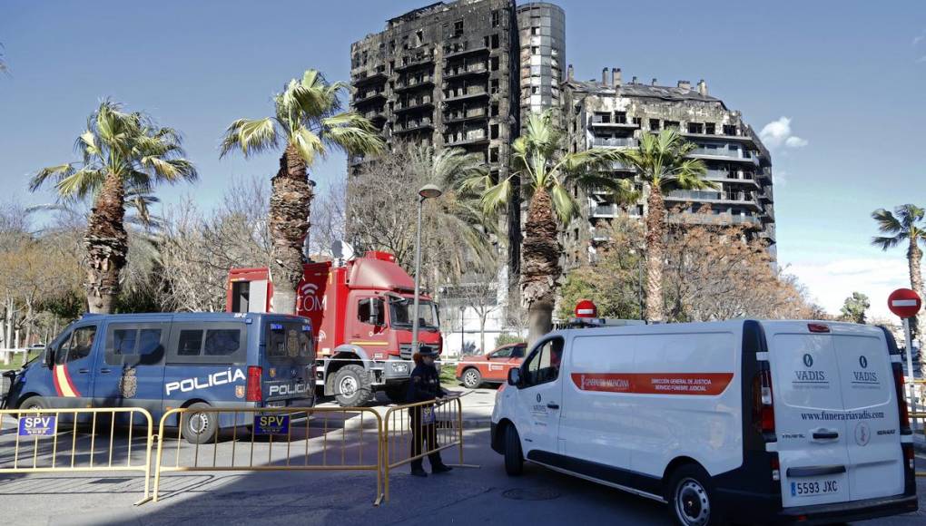 Sobrevivientes de incendio en Valencia: En “minutos, nos habíamos quedado sin nada”