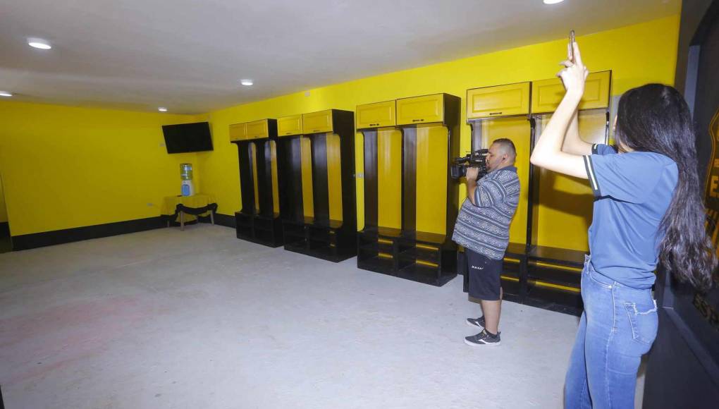 Real España inaugura camerino para jugadores de sus reservas