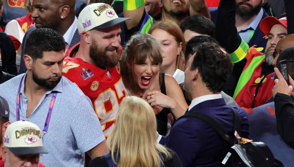 Las imágenes que no viste de la celebración de Travis Kelce y Taylor Swift